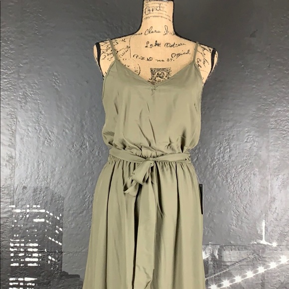 Vanity Room Maxi Dress 🔥 - Picture 7 of 7